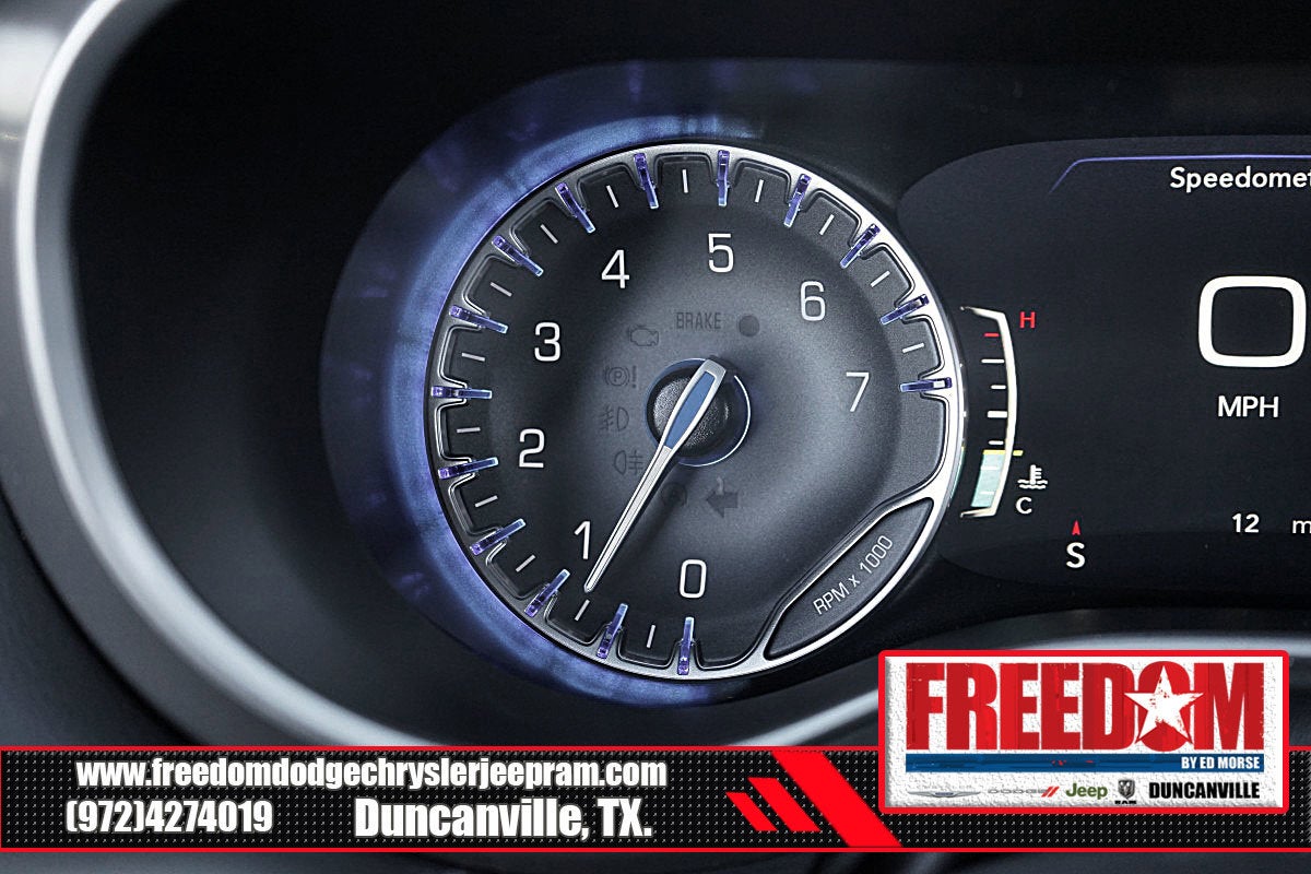 2025 Chrysler Voyager LX