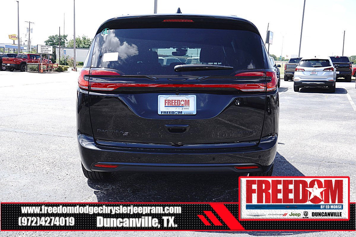 2027 Chrysler Pacifica Limited
