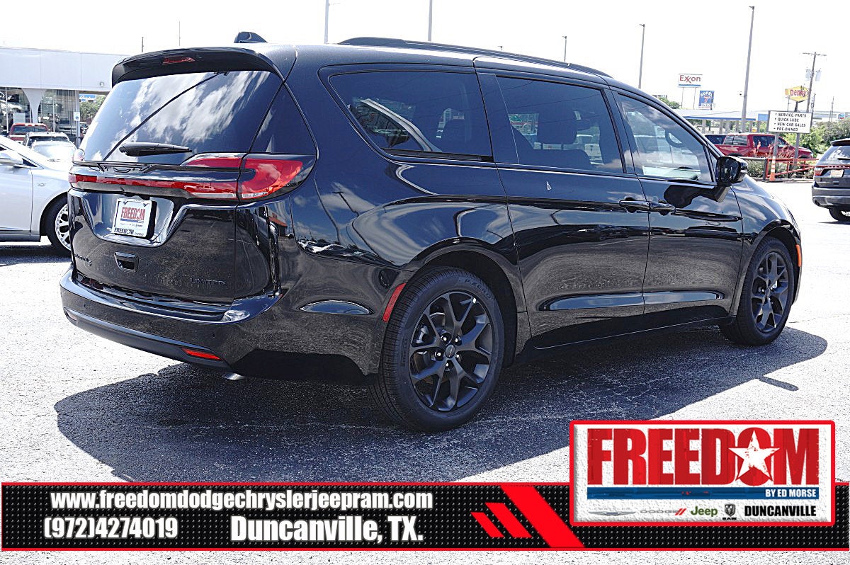 2027 Chrysler Pacifica Limited