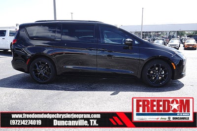 2027 Chrysler Pacifica Limited