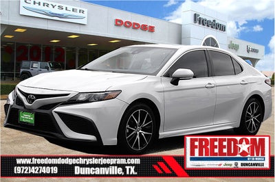 2024 Toyota Camry SE