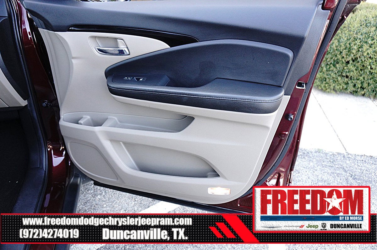 2022 Honda Pilot Touring 8 Passenger