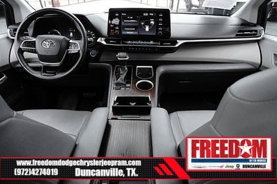 2021 Toyota Sienna XLE 8 Passenger