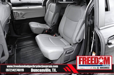 2021 Toyota Sienna XLE 8 Passenger