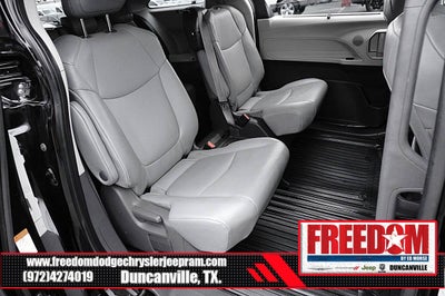 2021 Toyota Sienna XLE 8 Passenger