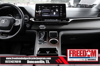 2021 Toyota Sienna XLE 8 Passenger