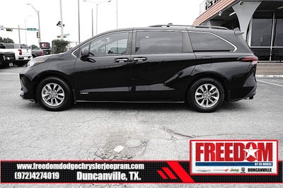 2021 Toyota Sienna XLE 8 Passenger