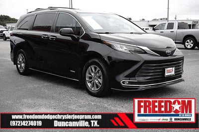 2021 Toyota Sienna XLE 8 Passenger