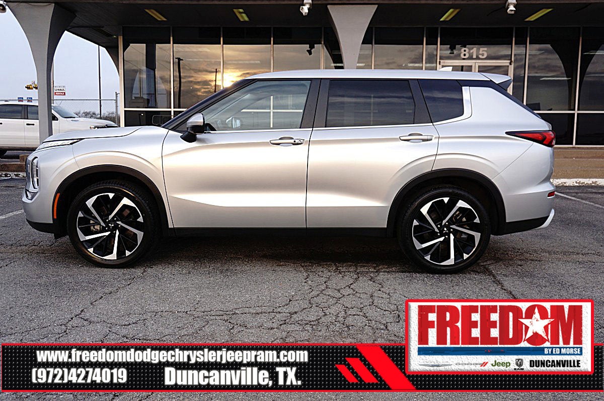 2024 Mitsubishi Outlander SE