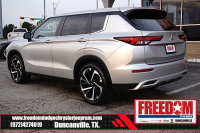 2024 Mitsubishi Outlander SE