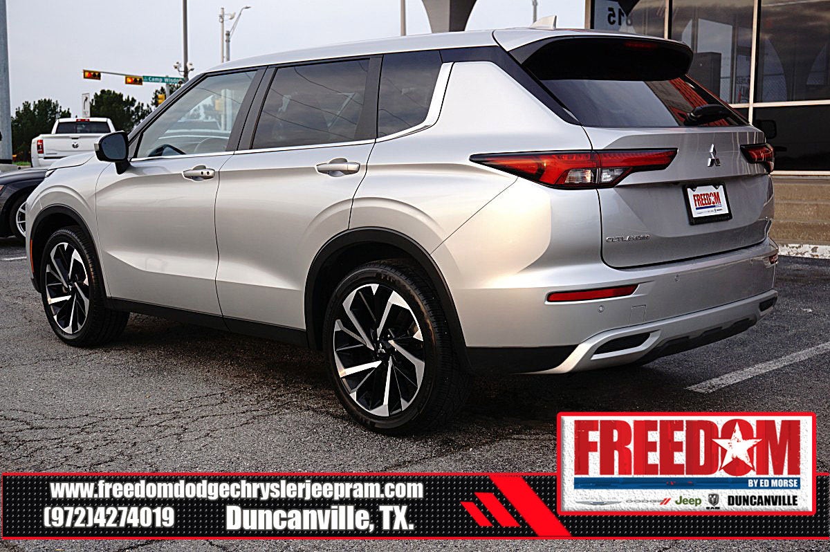 2024 Mitsubishi Outlander SE