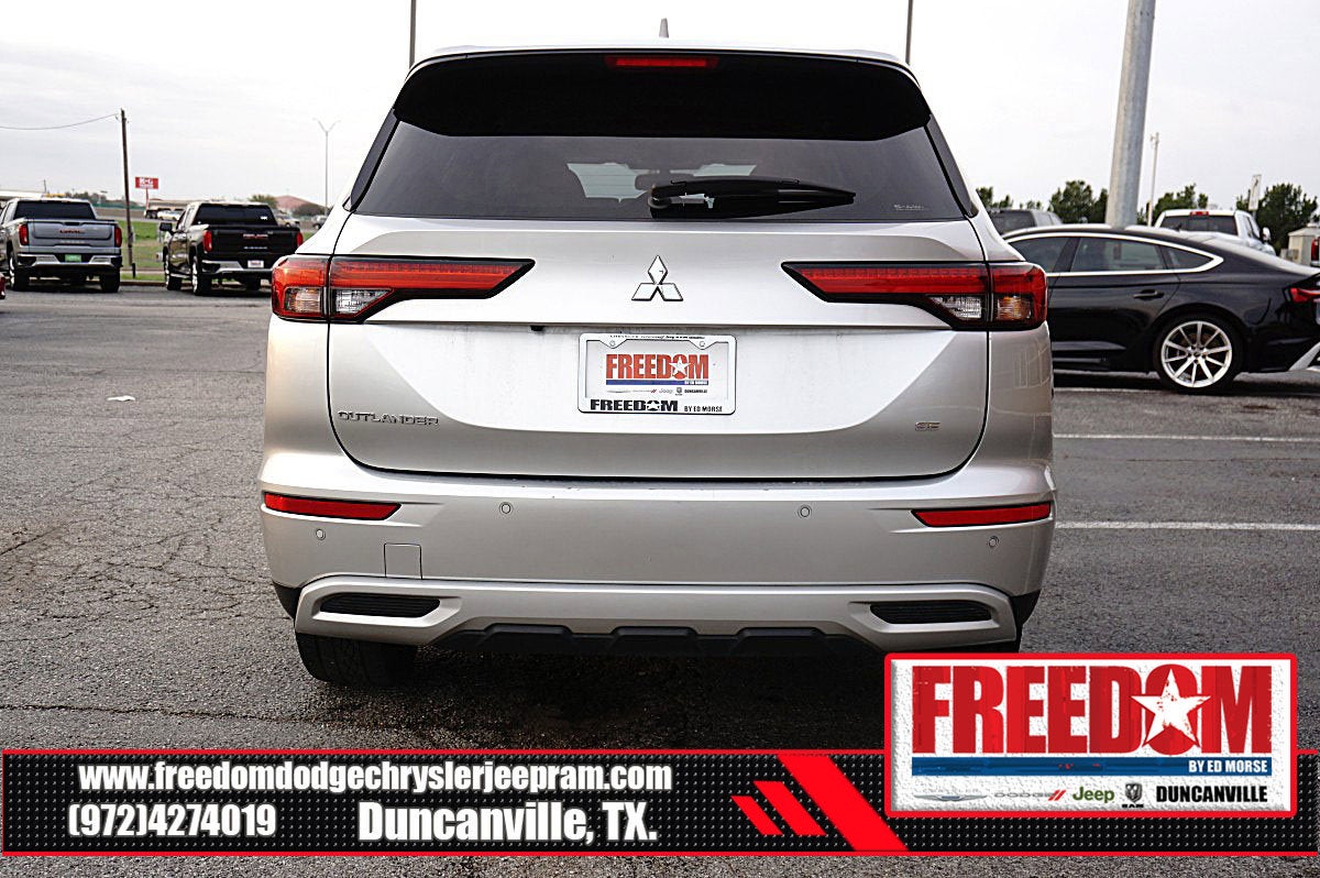2024 Mitsubishi Outlander SE