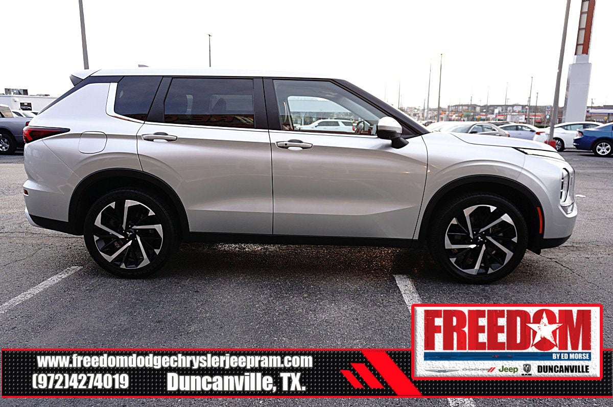 2024 Mitsubishi Outlander SE