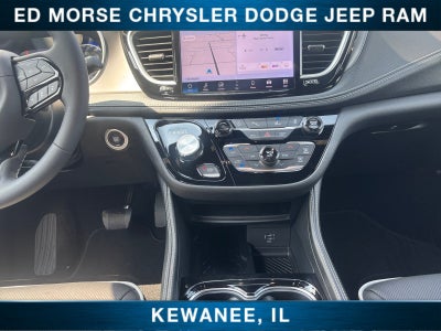 2027 Chrysler Pacifica Limited