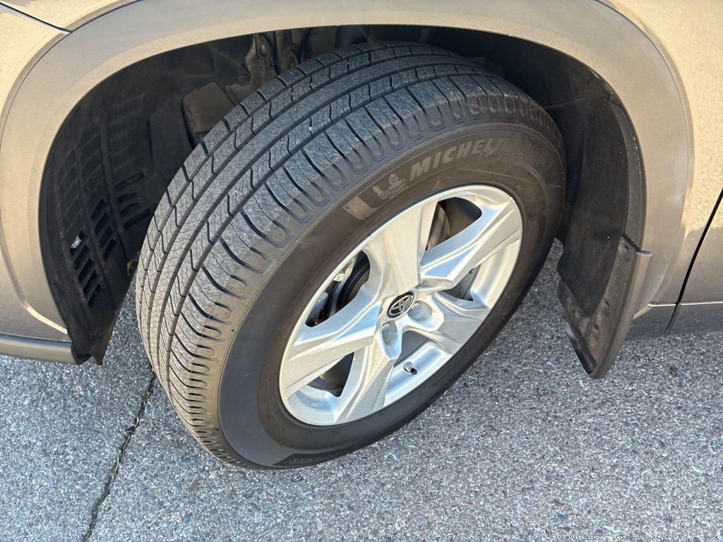 2021 Toyota Highlander L