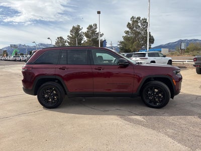 2026 Jeep Grand Cherokee Laredo