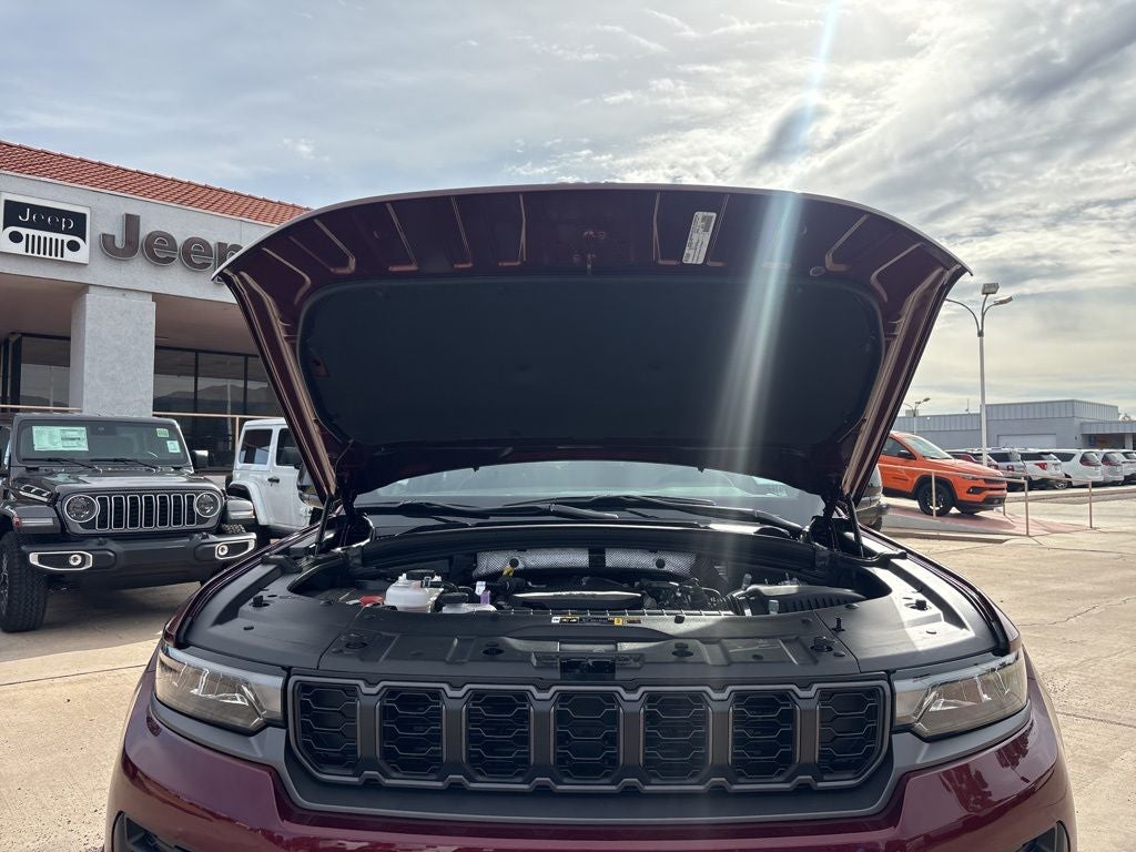 2026 Jeep Grand Cherokee Laredo