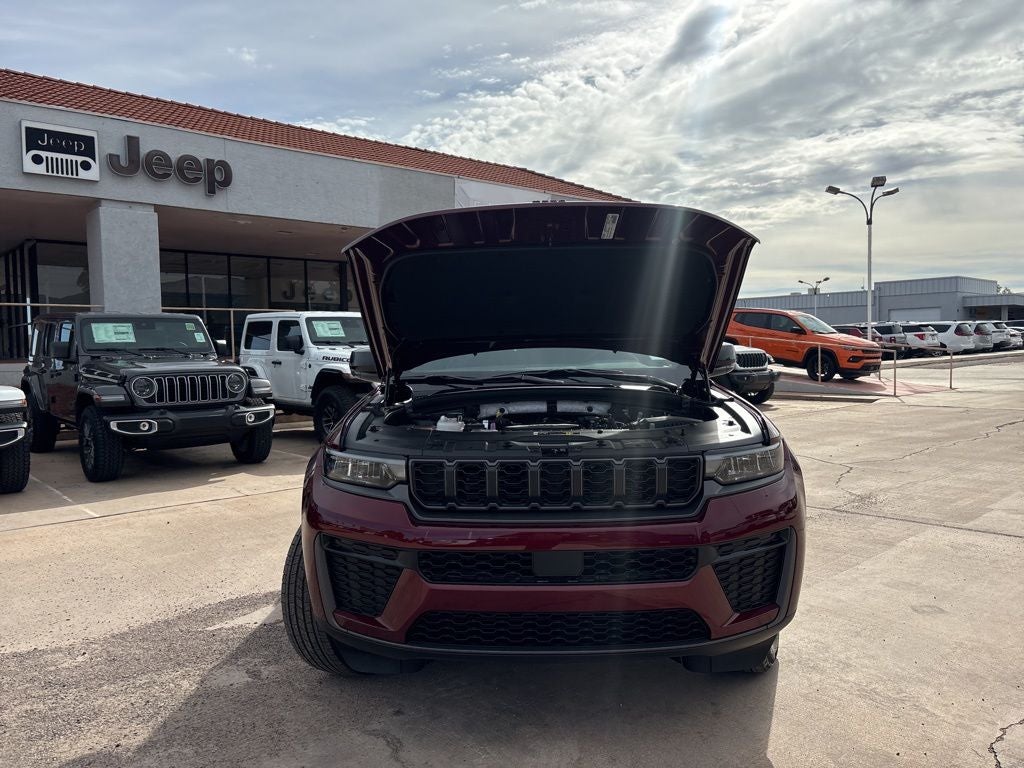 2026 Jeep Grand Cherokee Laredo