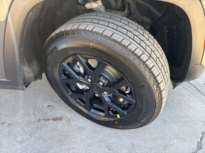 2026 Jeep Grand Cherokee Laredo