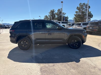 2026 Jeep Grand Cherokee Laredo