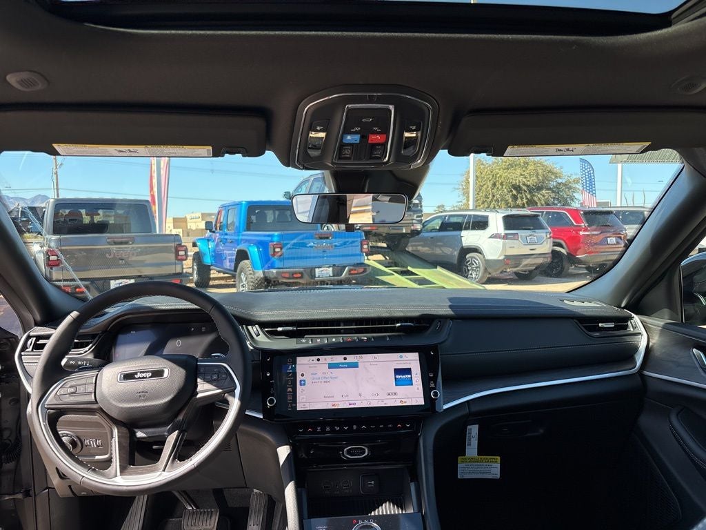 2026 Jeep Grand Cherokee Laredo