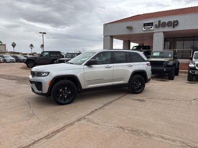2026 Jeep Grand Cherokee Laredo