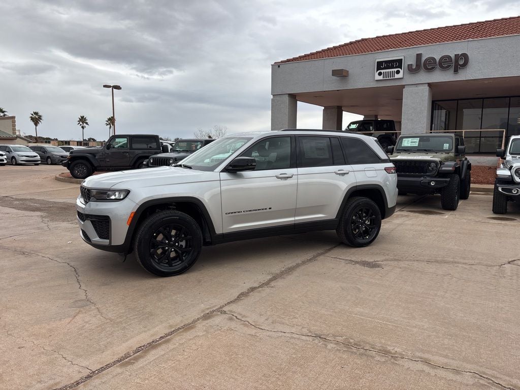 2026 Jeep Grand Cherokee Laredo