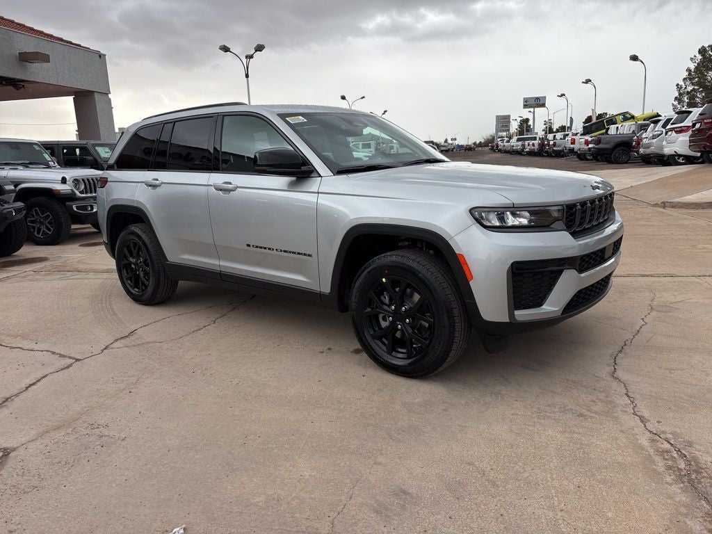 2026 Jeep Grand Cherokee Laredo