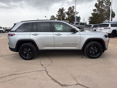 2026 Jeep Grand Cherokee Laredo