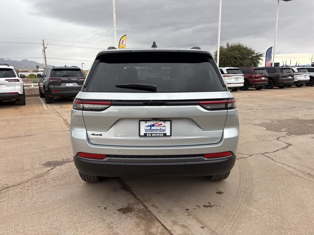 2026 Jeep Grand Cherokee Laredo