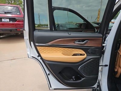 2025 Jeep Grand Cherokee Summit