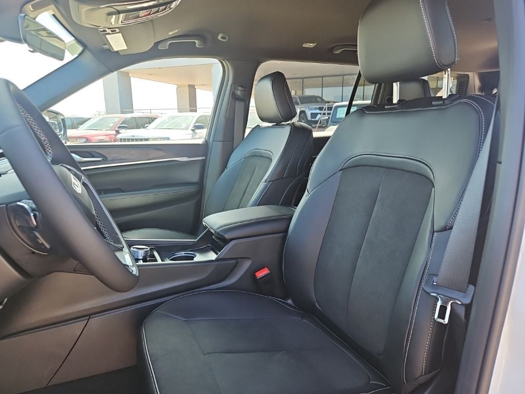 2026 Jeep Grand Cherokee L Laredo