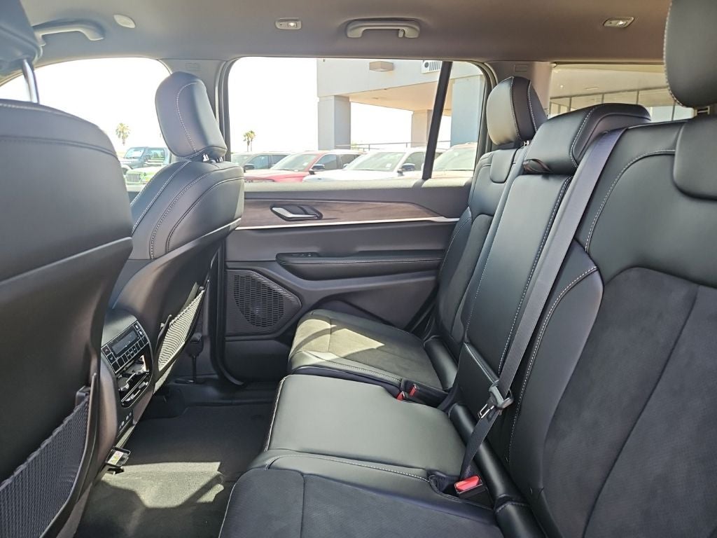 2026 Jeep Grand Cherokee L Laredo