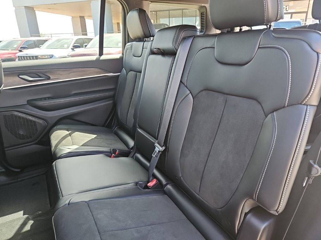 2026 Jeep Grand Cherokee L Laredo