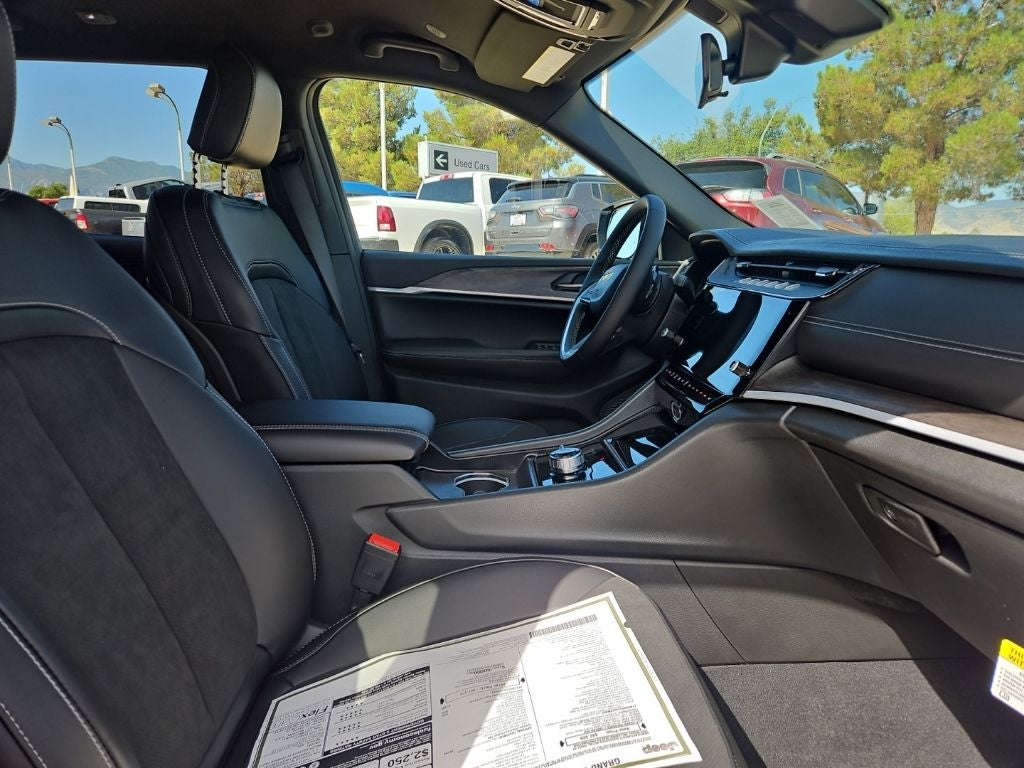2026 Jeep Grand Cherokee L Laredo