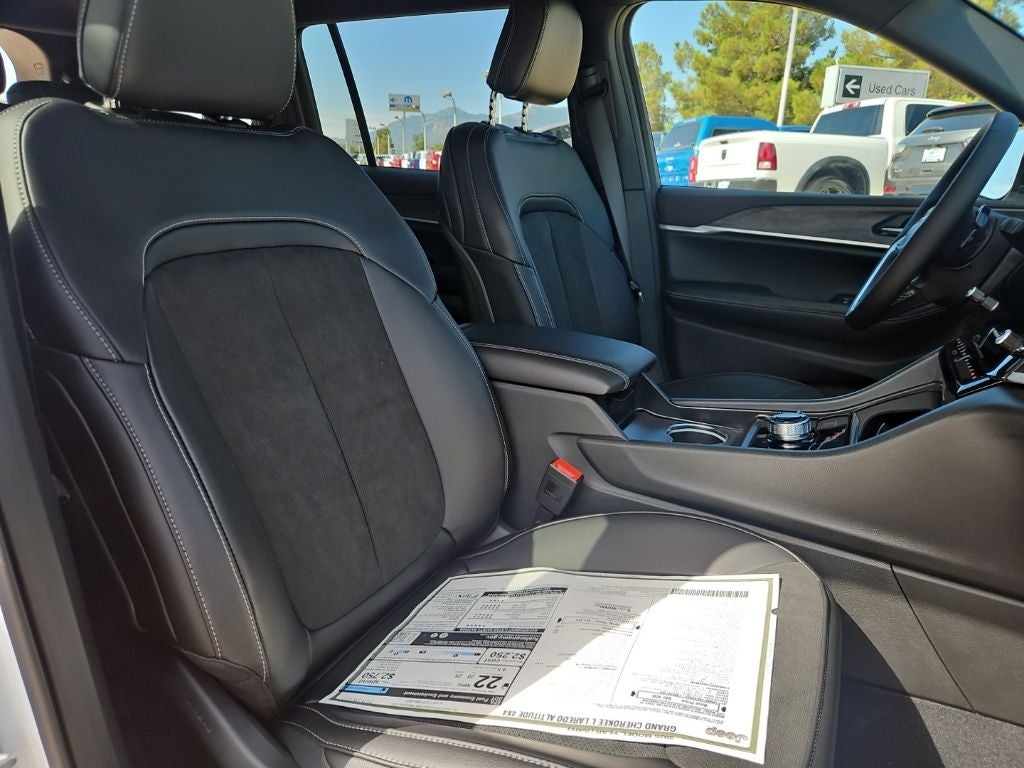 2026 Jeep Grand Cherokee L Laredo