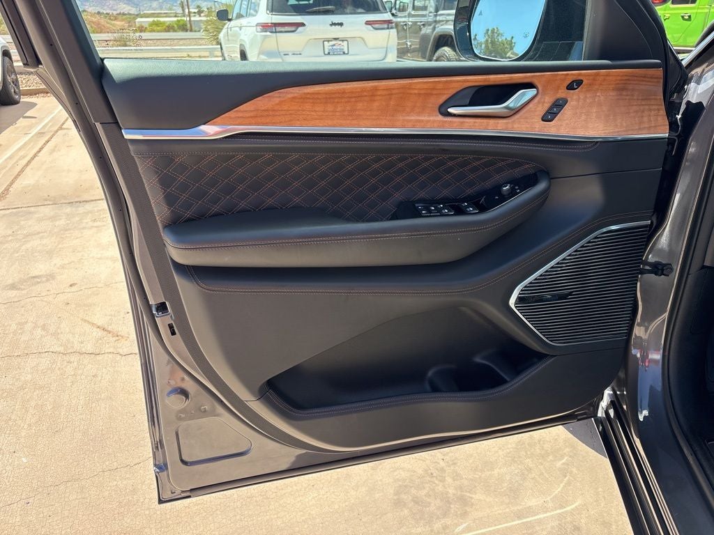 2023 Jeep Grand Cherokee L Summit