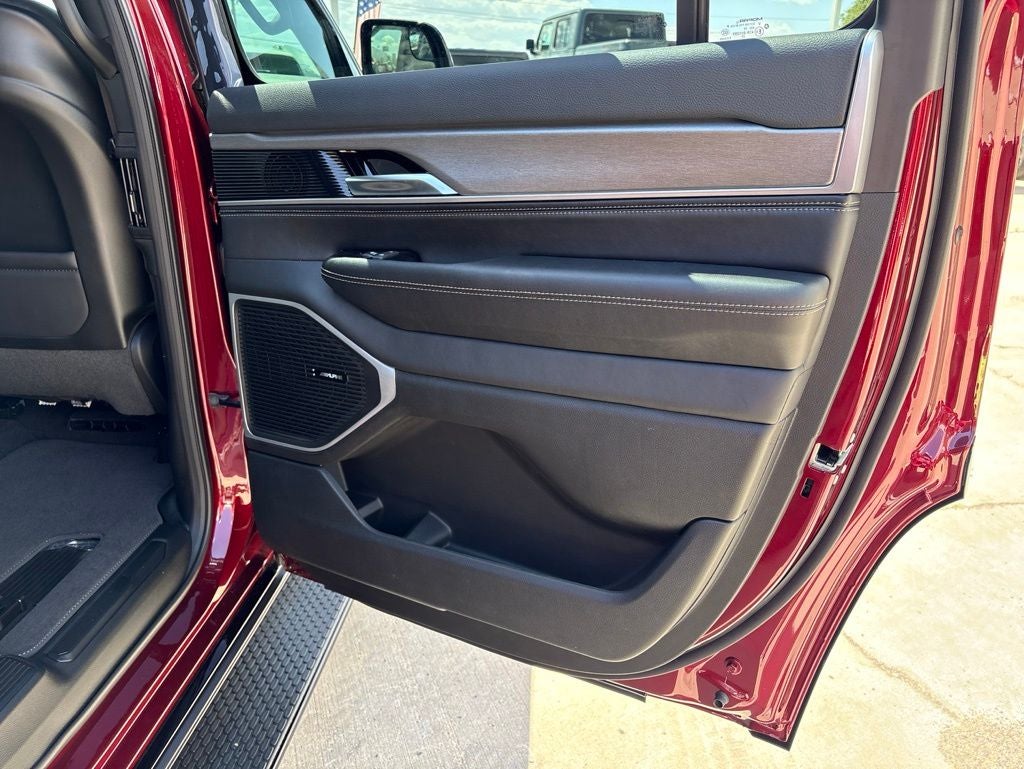 2026 Jeep Grand Wagoneer Limited Altitude