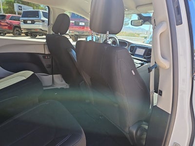 2024 Chrysler Voyager LX