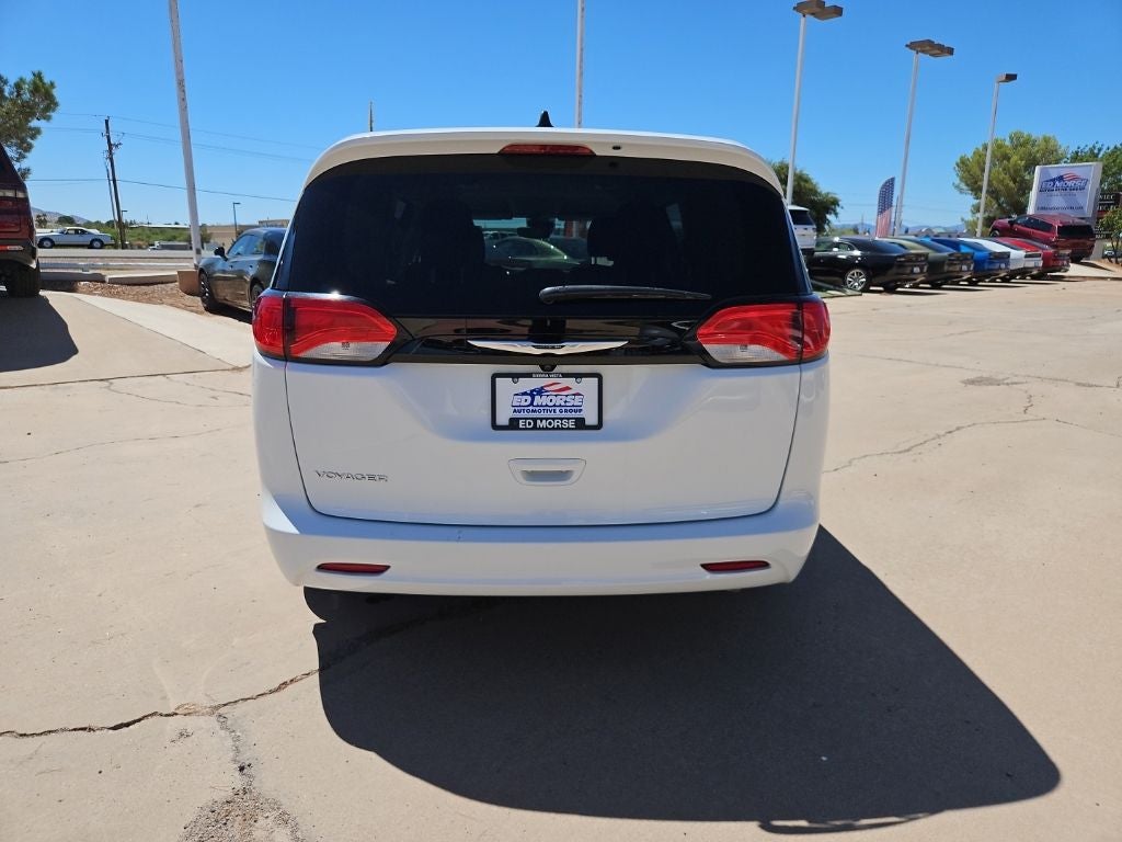 2024 Chrysler Voyager LX