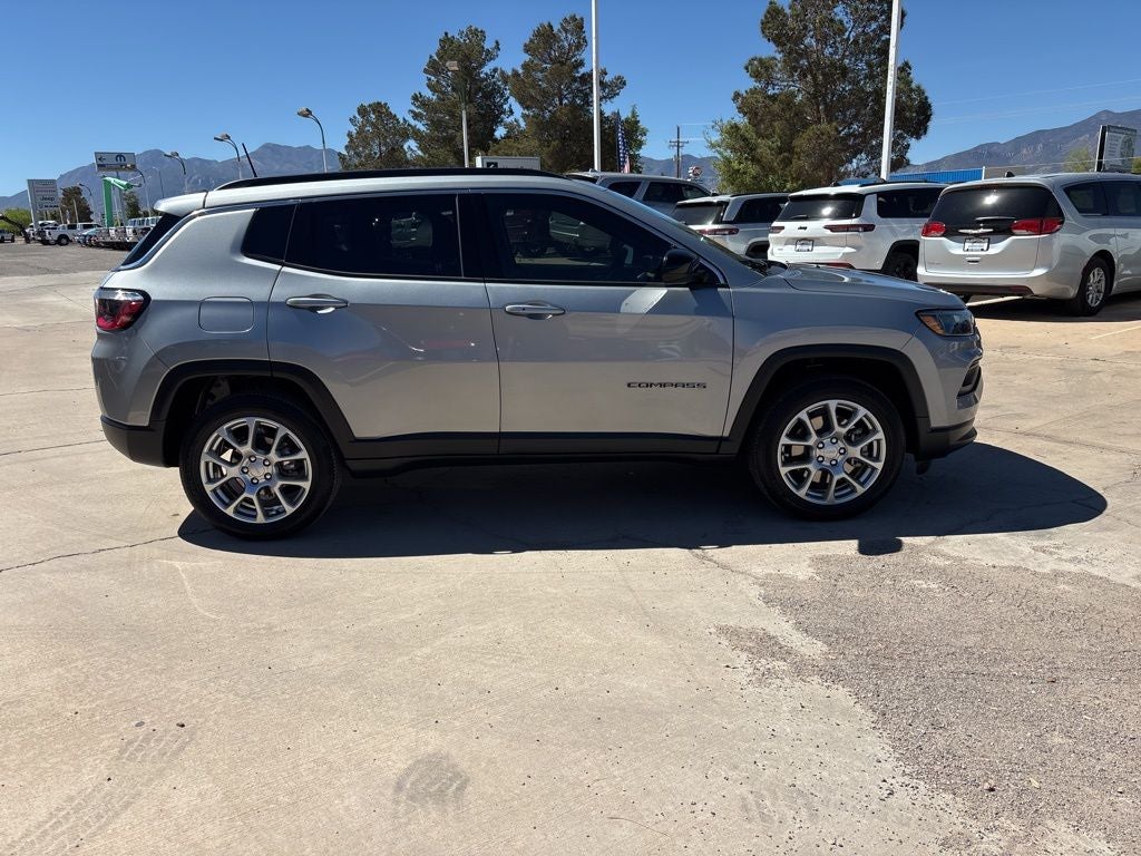 2023 Jeep Compass Latitude Lux