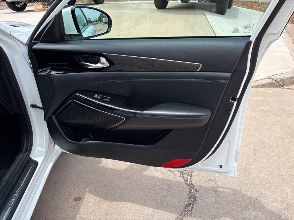 2020 Kia Cadenza Technology