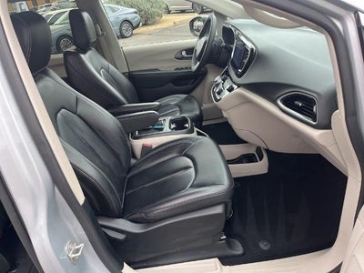 2023 Chrysler Pacifica Touring L FWD