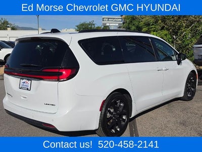 2025 Chrysler Pacifica Limited FWD
