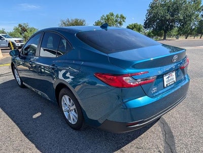 2025 Toyota Camry LE AWD (Natl)