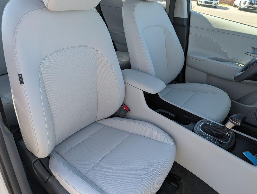 2026 Hyundai KONA SE FWD