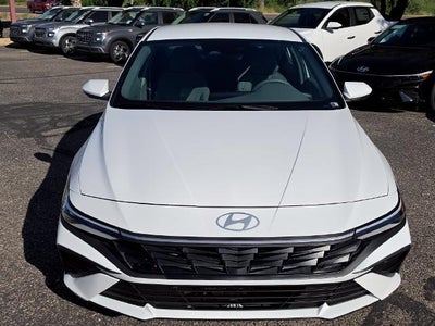 2026 Hyundai ELANTRA SE