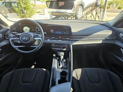 2024 Hyundai ELANTRA SEL IVT