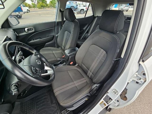 2023 Hyundai VENUE SEL IVT