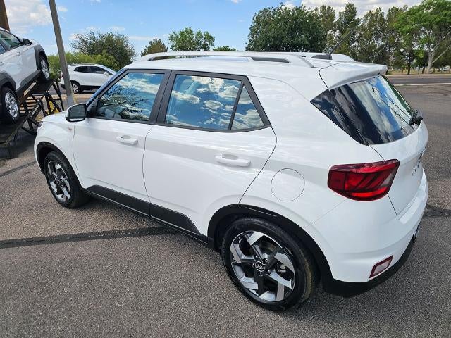 2023 Hyundai VENUE SEL IVT